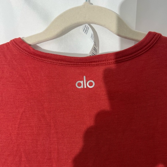 NWT Women’s ALO Rosewood* Cover Long Sleeve Top - Picture 5 of 5